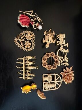 Gold Tone Brooch/Pin Bundle